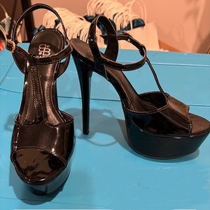 Sandals bought in Brazil. Worn once for a special event for like 1 hour.